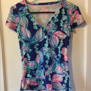 Lilly Pulitzer t shirt
